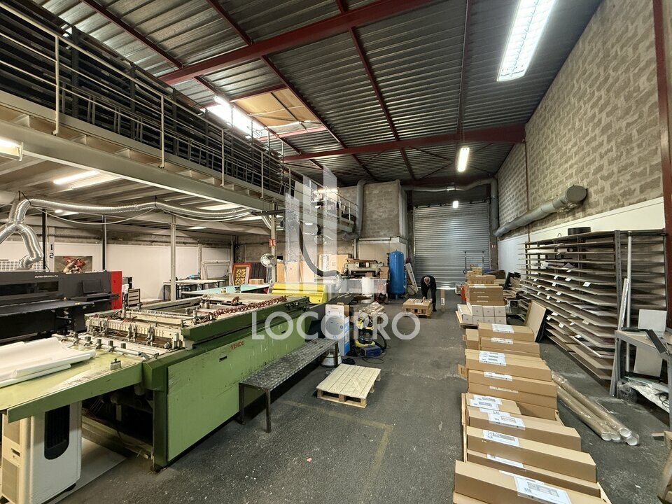 430 M² VENDUS — LOCAL D'ACTIVITÉS ZONE INDUSTRIELLE DE CARROS