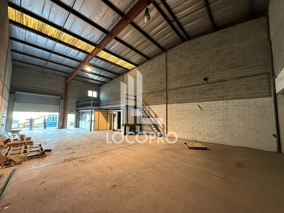 330 M² LOUÉS CHEMIN DE LA PLAINE