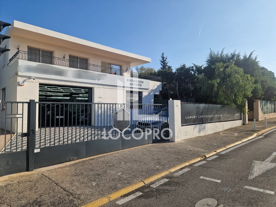 NOUVELLE CESSION À ANTIBES