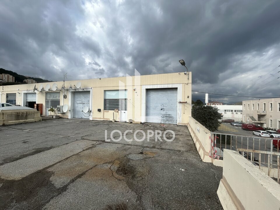 LOCAL D'ACTIVITÉS LOUÉ !