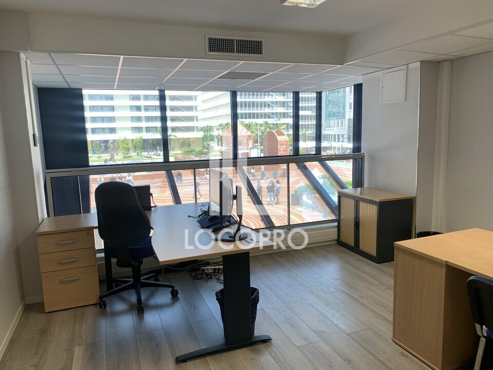 77 M² DE BUREAUX VENDUS À NICE ARÉNAS