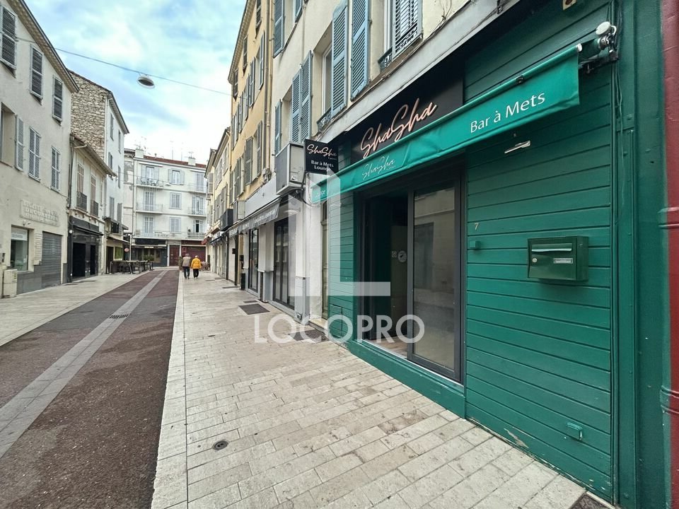 TRANSACTION À CANNES